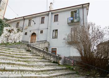 Castel di Sangro - appartamento in centro storico